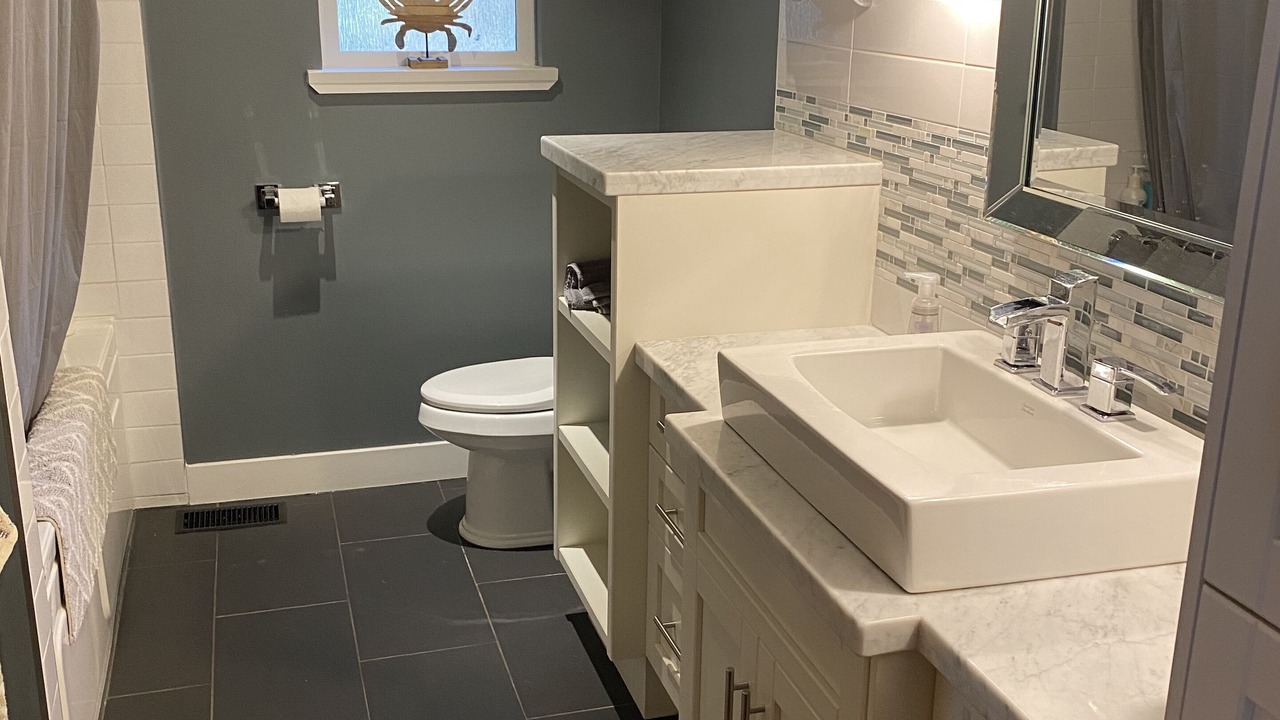 Photo of Bathroom in Courtenay