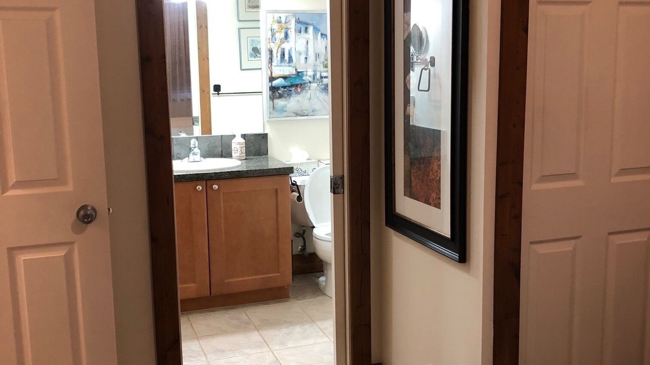 Photo of Bathroom in Okanagan-Similkameen