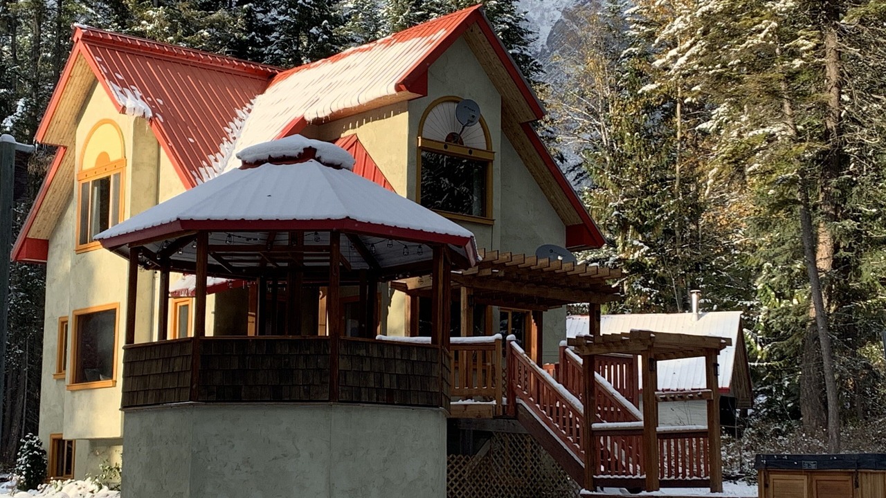 Photo of Outdoor in Golden