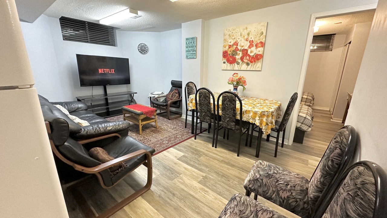 Photo of Livingroom in Central Erin Mills