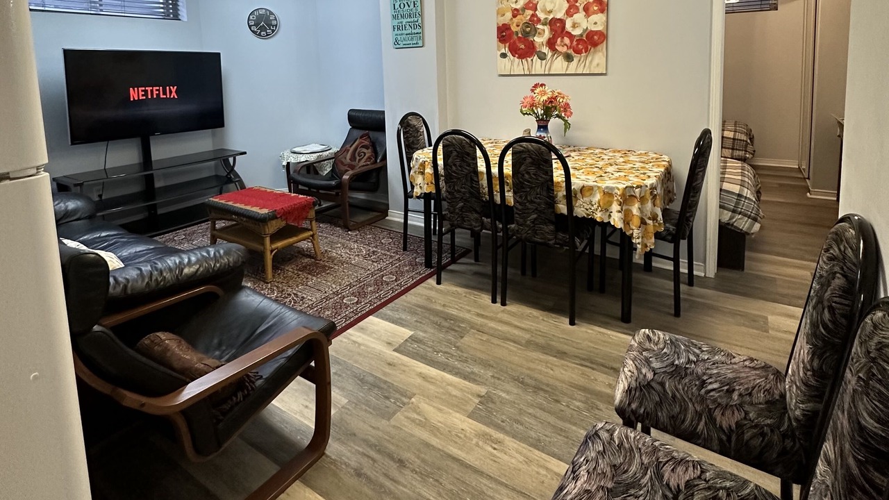 Photo of Livingroom in Central Erin Mills