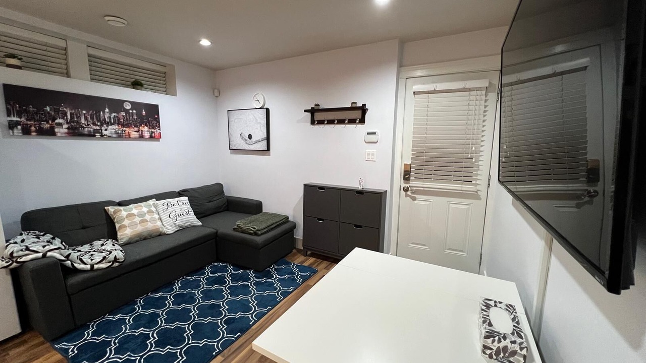 Photo of Bedroom in Renfrew-Collingwood