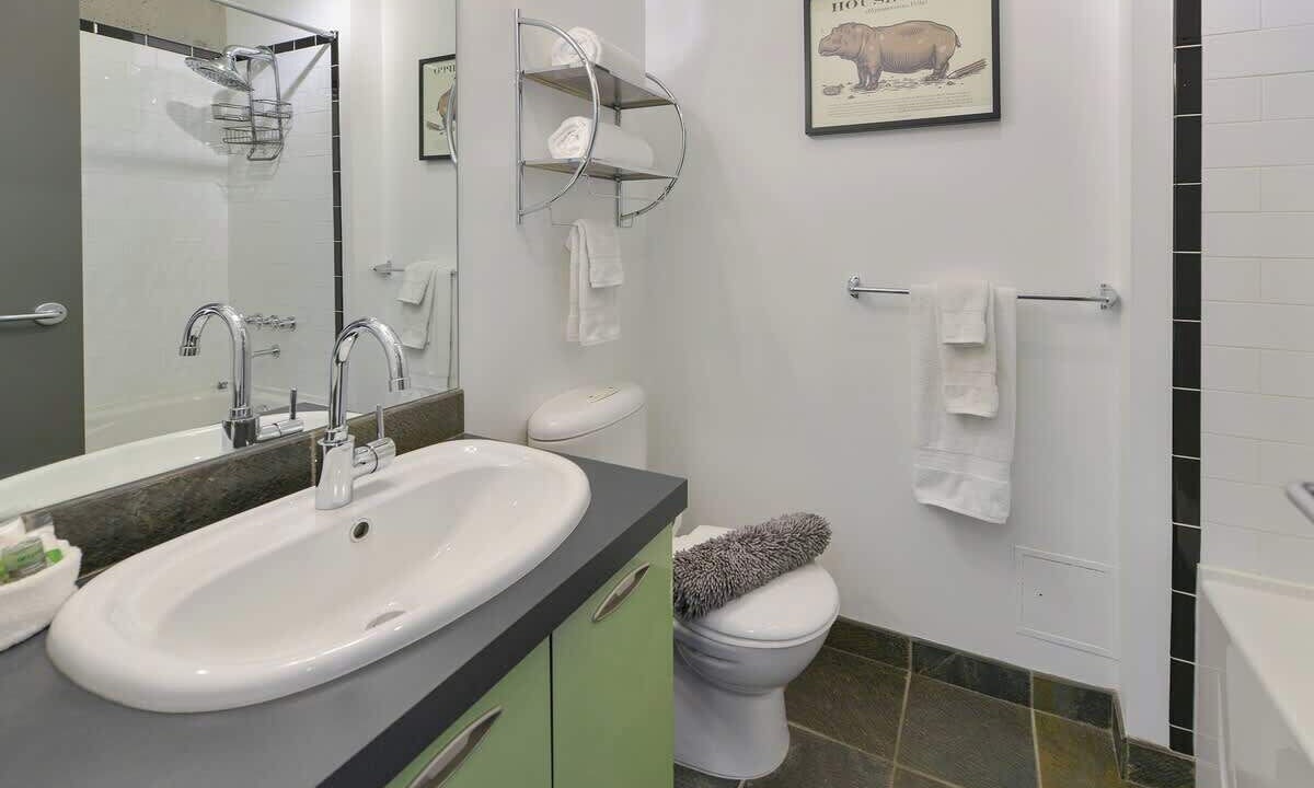 Photo of Bathroom in James Bay