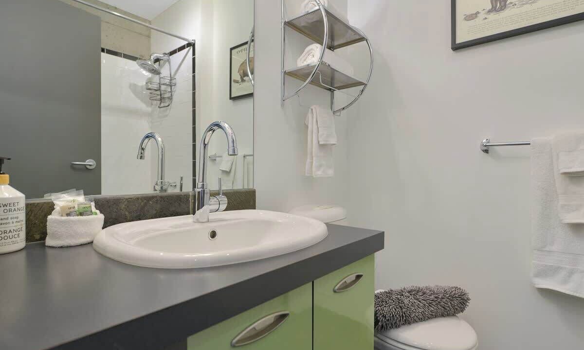 Photo of Bathroom in James Bay
