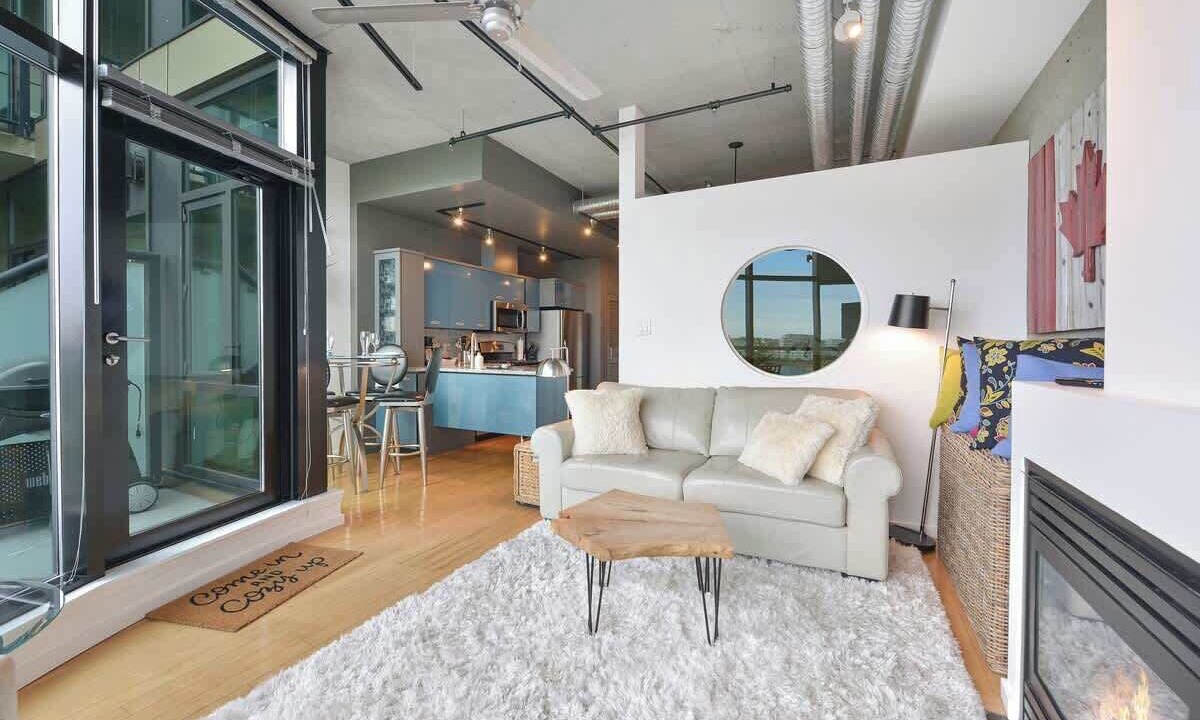 Photo of Bedroom in James Bay