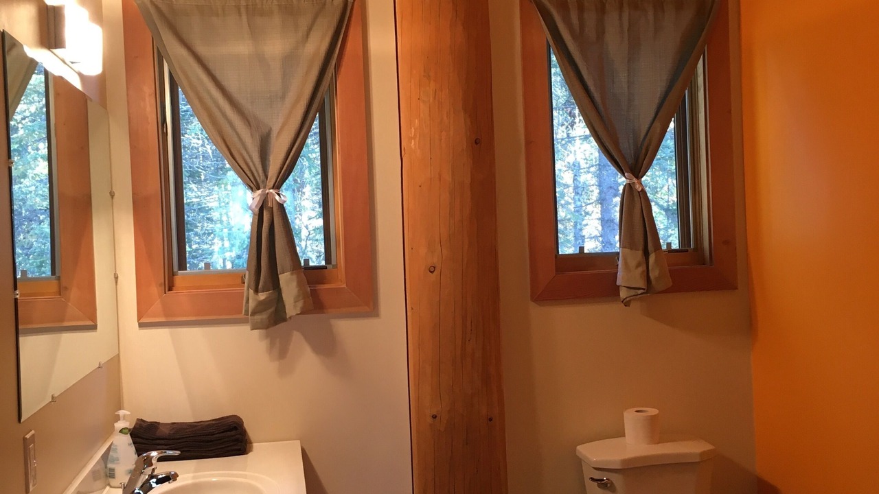Photo of Bathroom in Golden