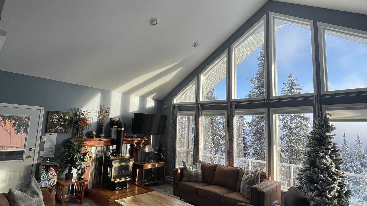 Photo of Livingroom in Snow Pine Estates