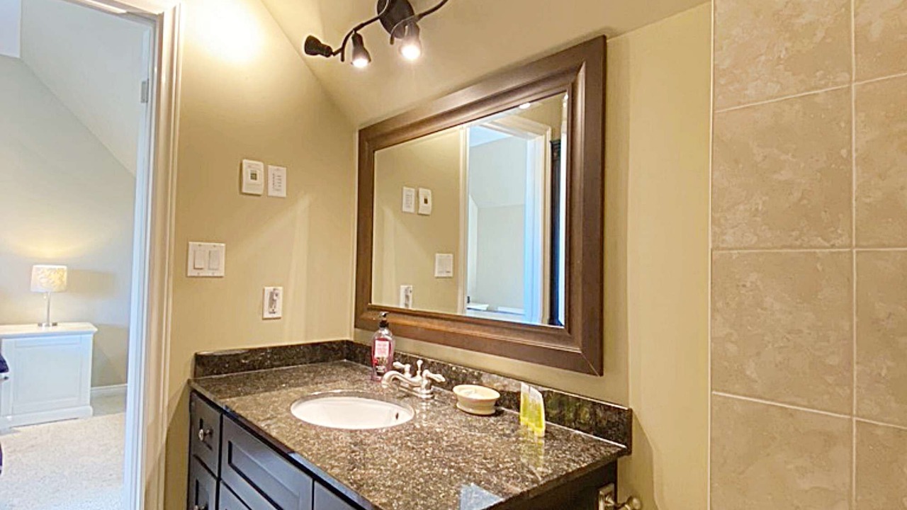 Photo of Bathroom in Craigleith