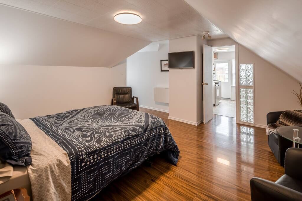 Photo of Bedroom in Downtown