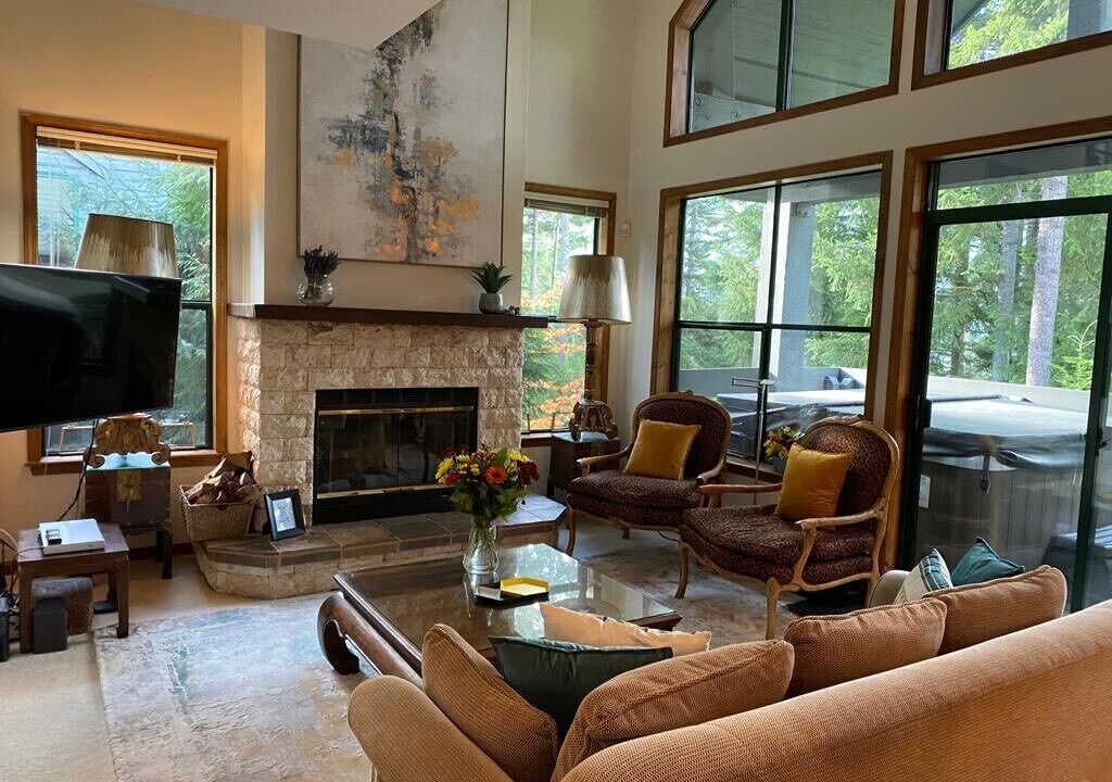 Photo of Livingroom in Whistler Village