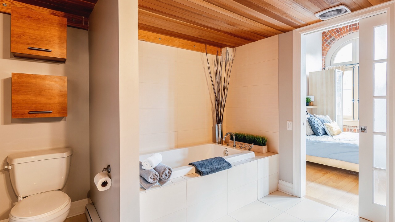 Photo of Bathroom in Vieux-Quebec-Cap-Blanc-colline Parlementaire