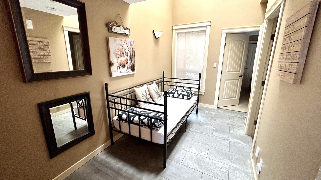 Photo of Bedroom in Scotch Creek