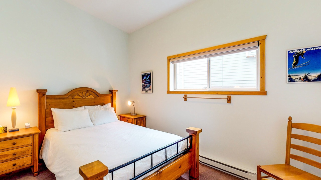 Photo of Bedroom in Snow Pine Estates