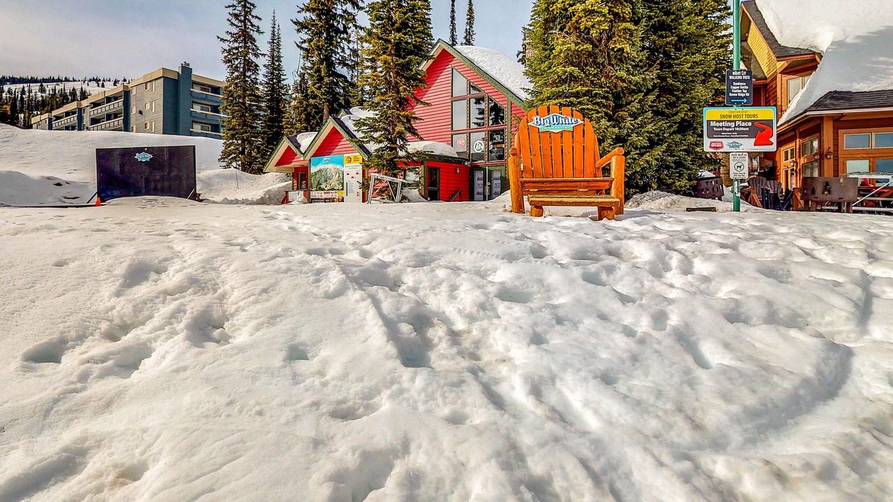 Photo of Outdoor in Snow Pine Estates