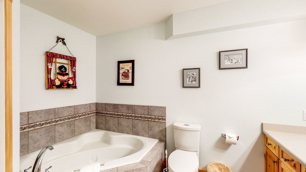 Photo of Bathroom in Snow Pine Estates