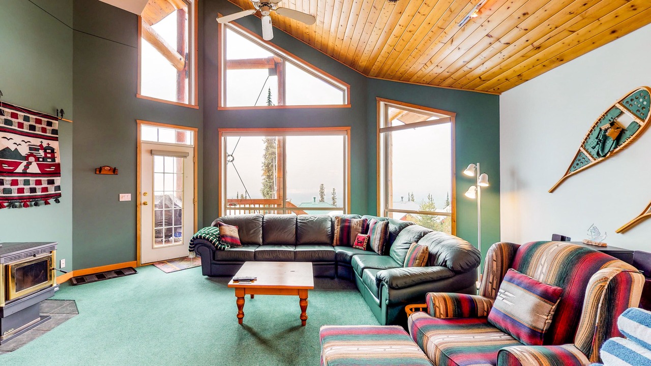 Photo of Livingroom in Snow Pine Estates