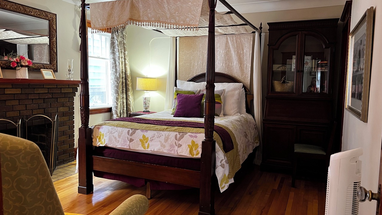 Photo of Bedroom in North End