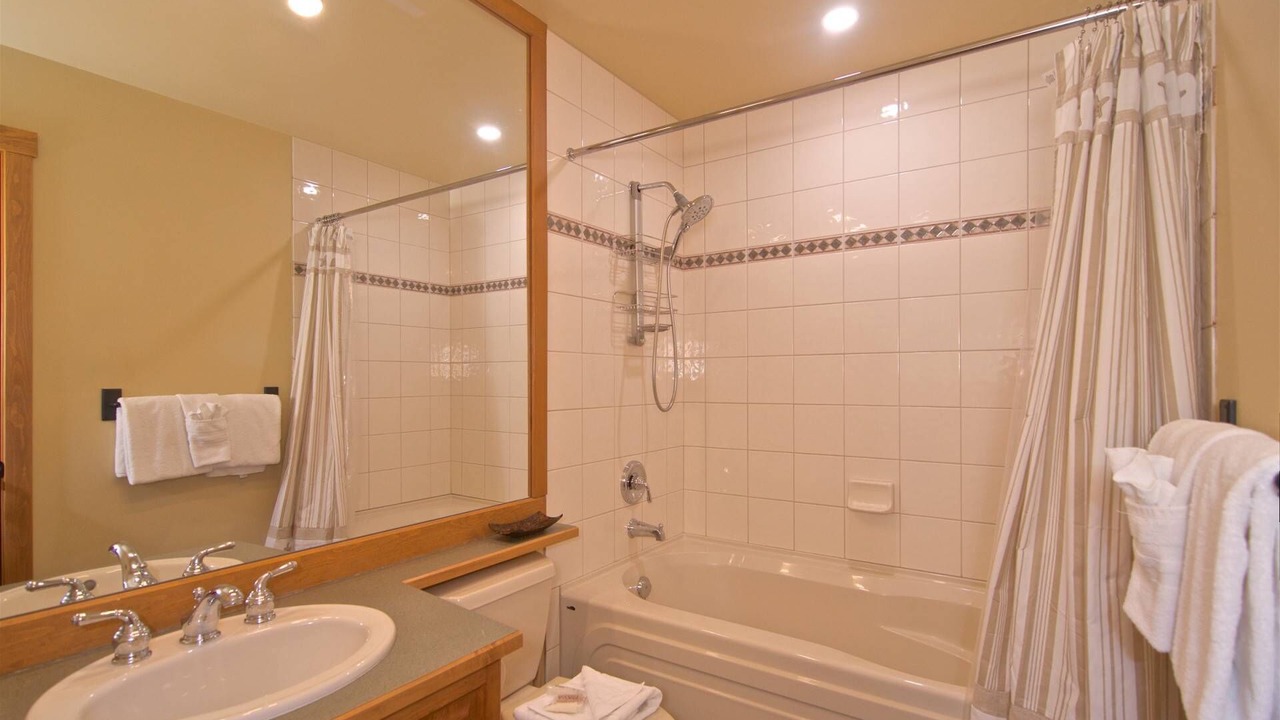 Photo of Bathroom in Nordic Estates