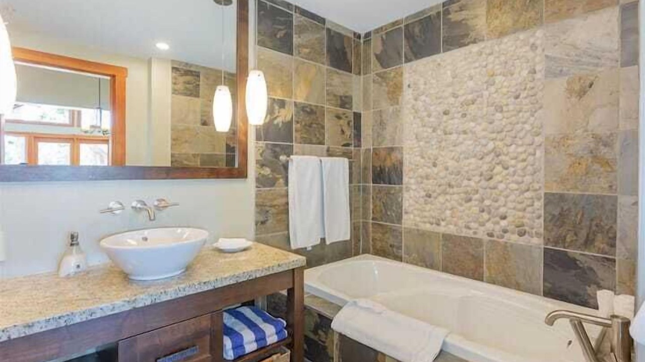 Photo of Bathroom in Mayne Island