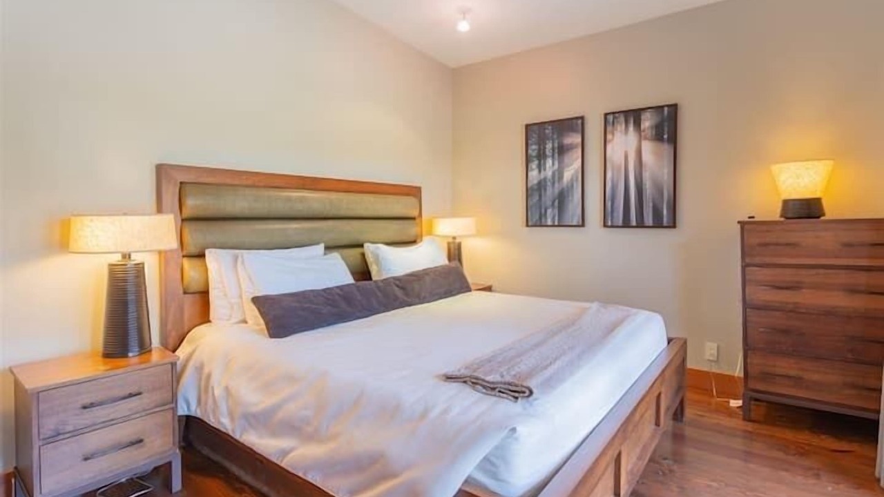 Photo of Bedroom in Mayne Island