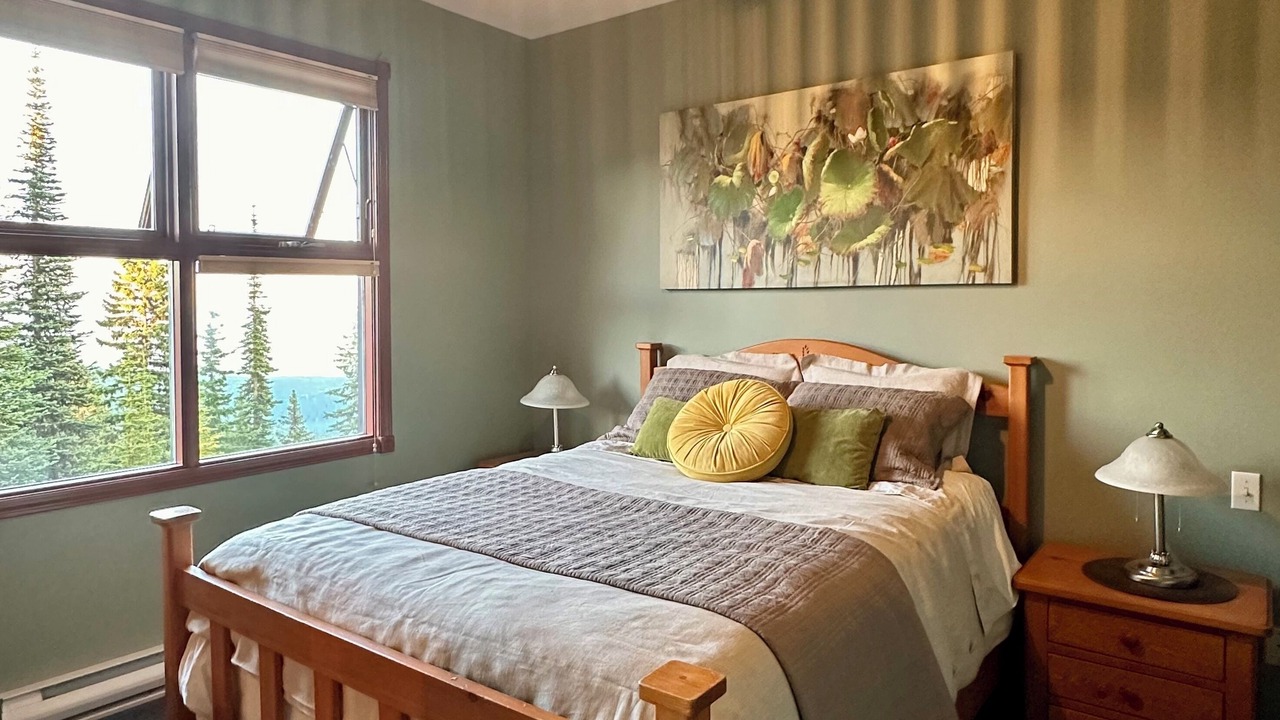 Photo of Bedroom in Silver Star Mountain