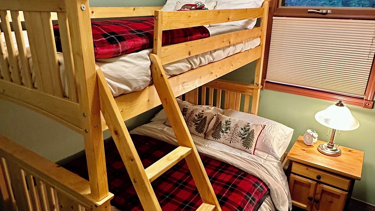 Photo of Bedroom in Silver Star Mountain