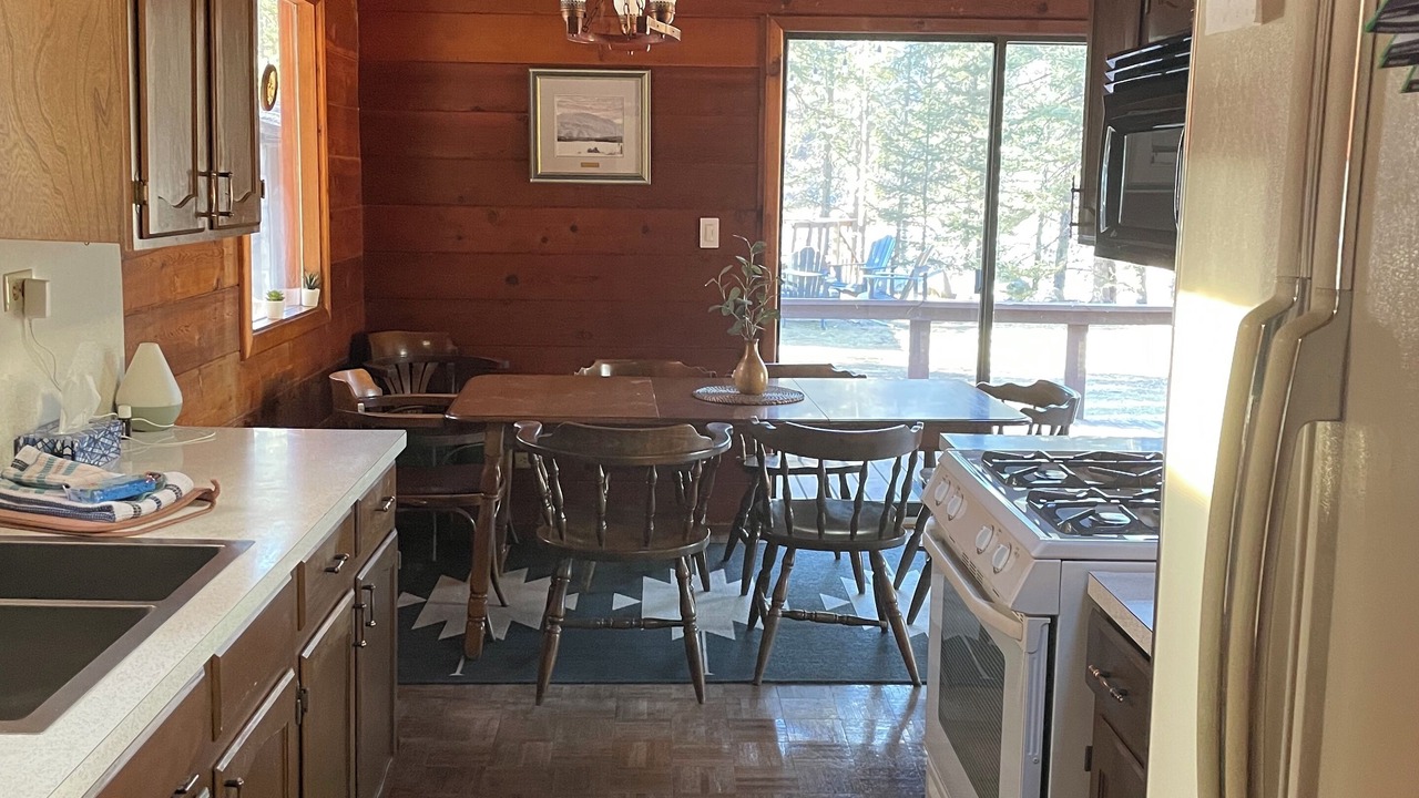 Photo of Kitchen in Bragg Creek