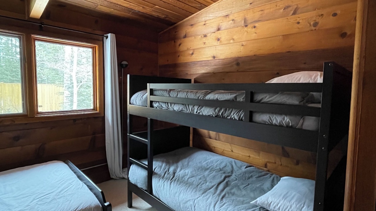 Photo of Bedroom in Bragg Creek