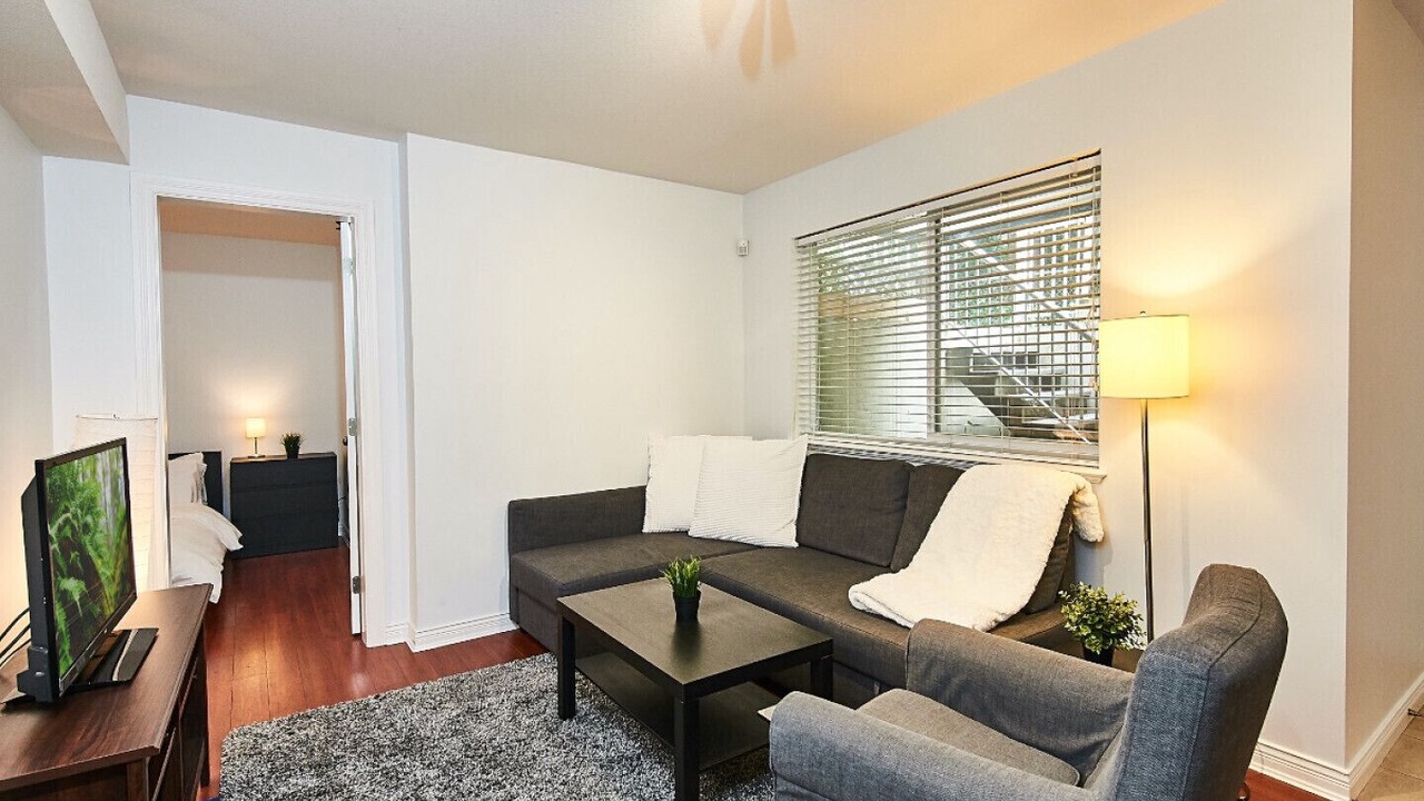 Photo of Livingroom in Guildford