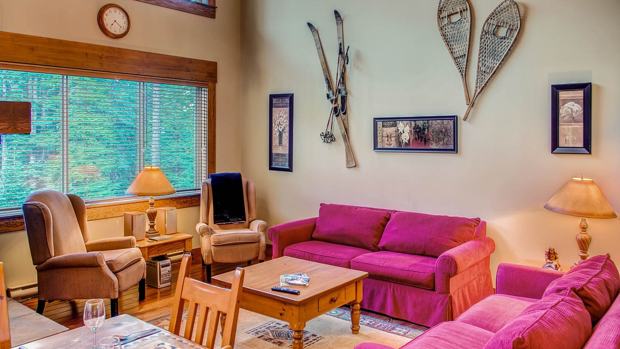 Photo of Livingroom in Snow Pine Estates