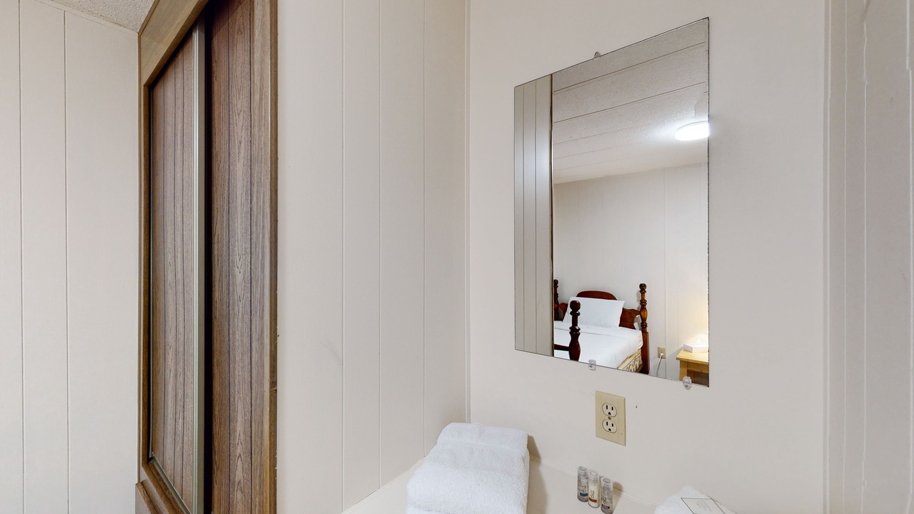 Photo of Bedroom in Christina Lake
