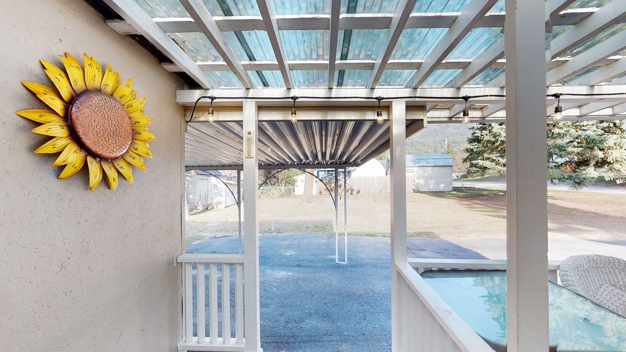Photo of Patio Balcony in Christina Lake
