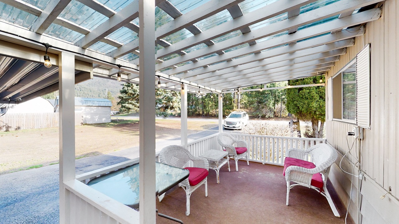 Photo of Patio Balcony in Christina Lake