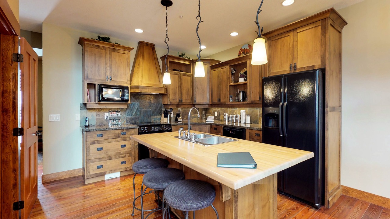 Photo of Kitchen in Snow Pine Estates
