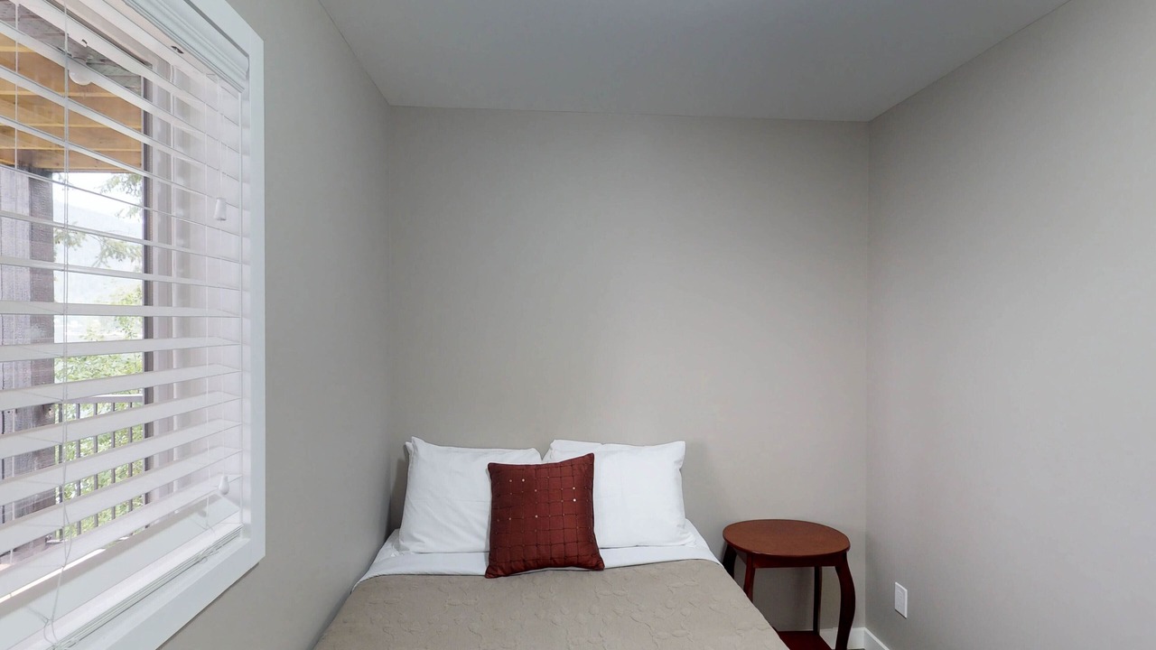 Photo of Bedroom in Christina Lake