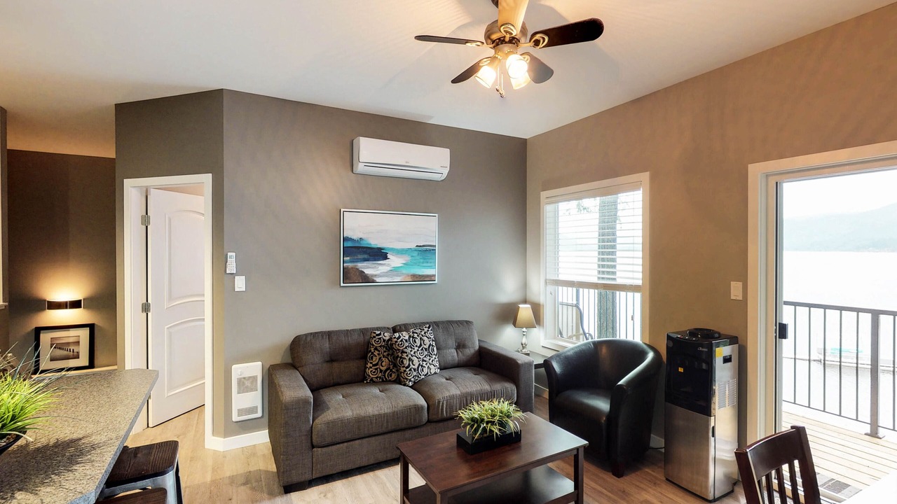 Photo of Livingroom in Christina Lake