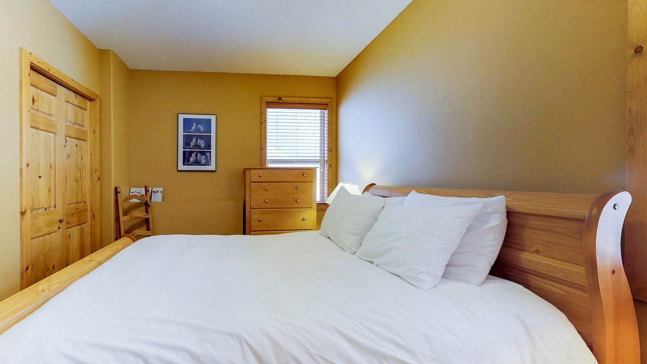 Photo of Bedroom in Snow Pine Estates