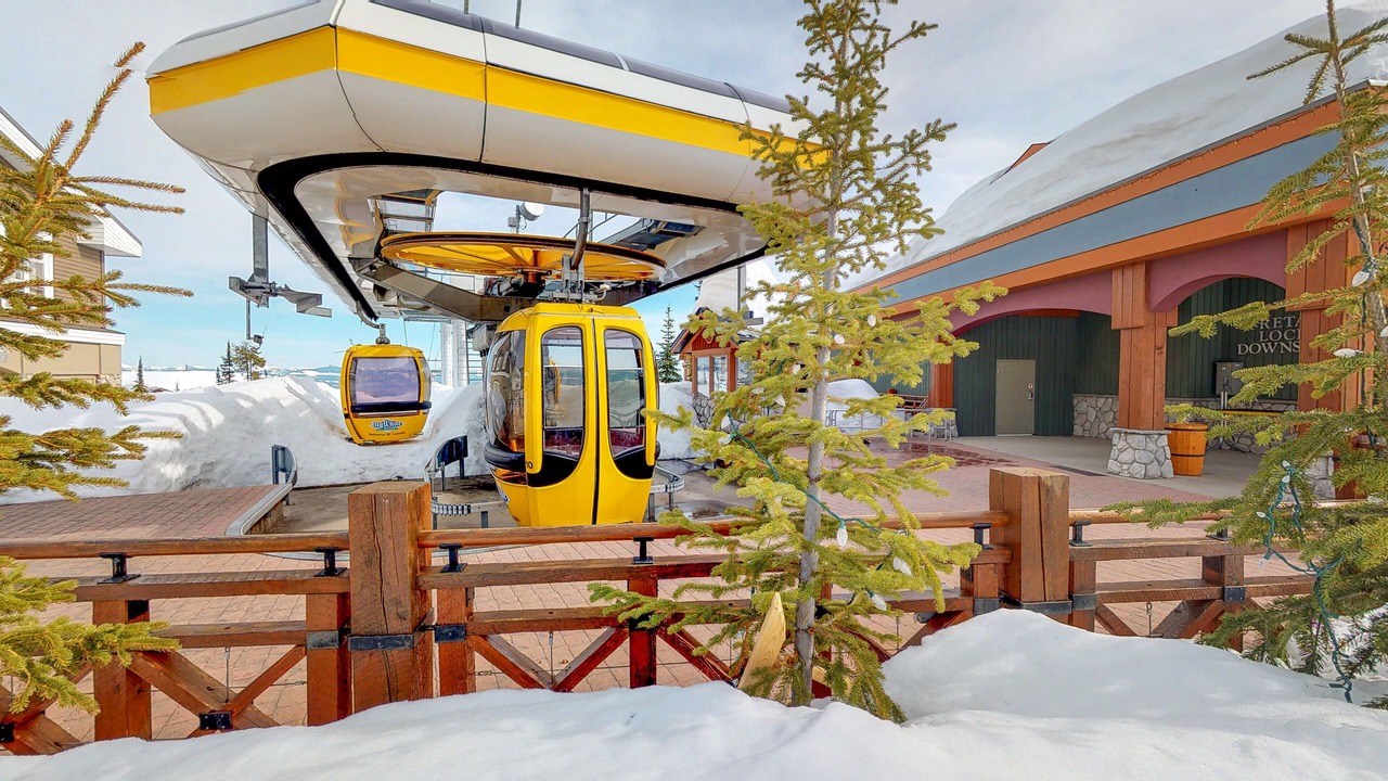 Photo of Outdoor in Snow Pine Estates