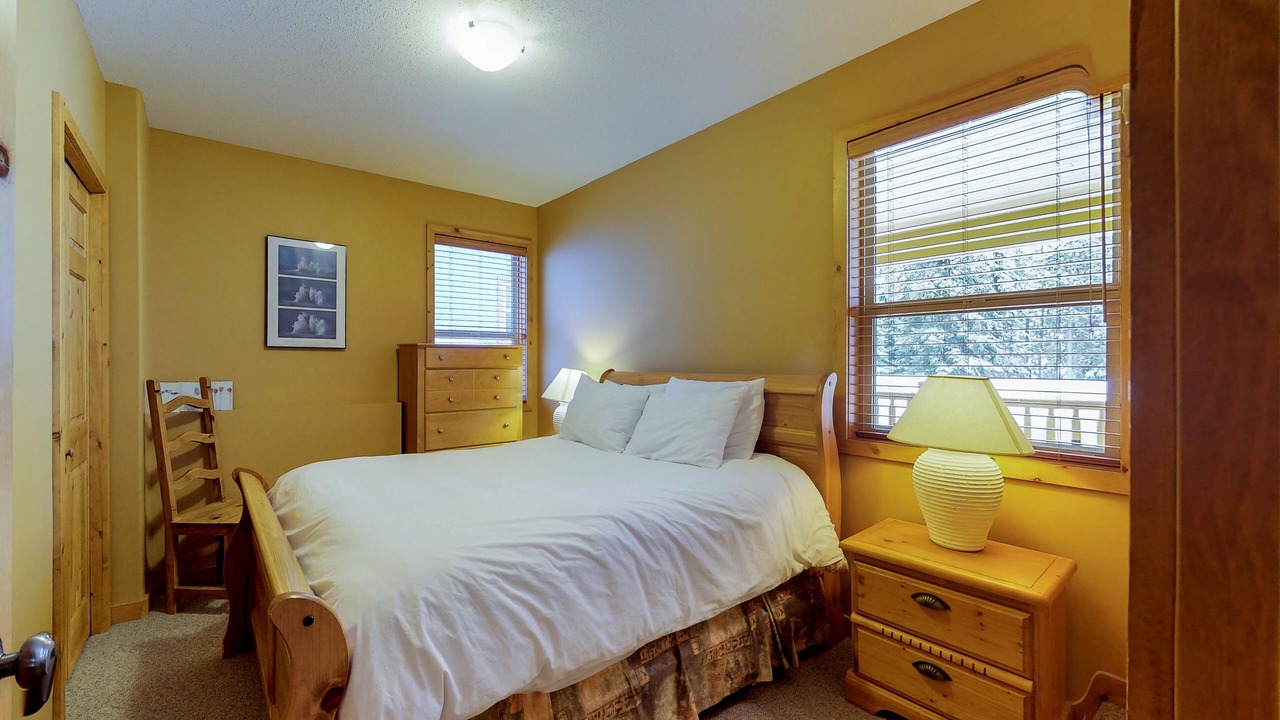 Photo of Bedroom in Snow Pine Estates