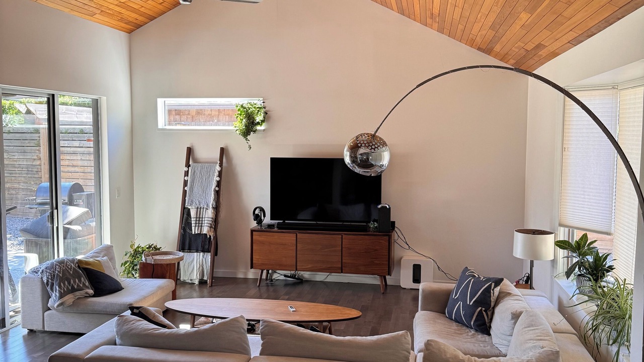 Photo of Livingroom in Central Okanagan