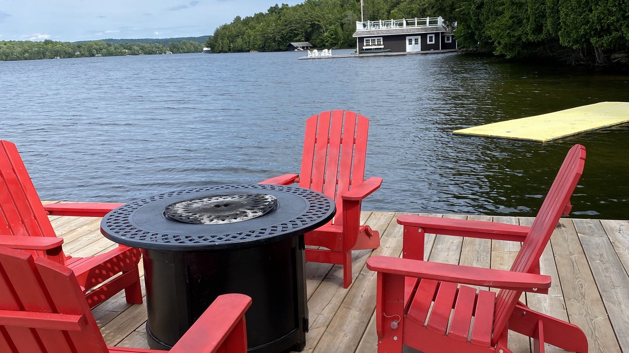 Photo of Patio Balcony in Lake of Bays