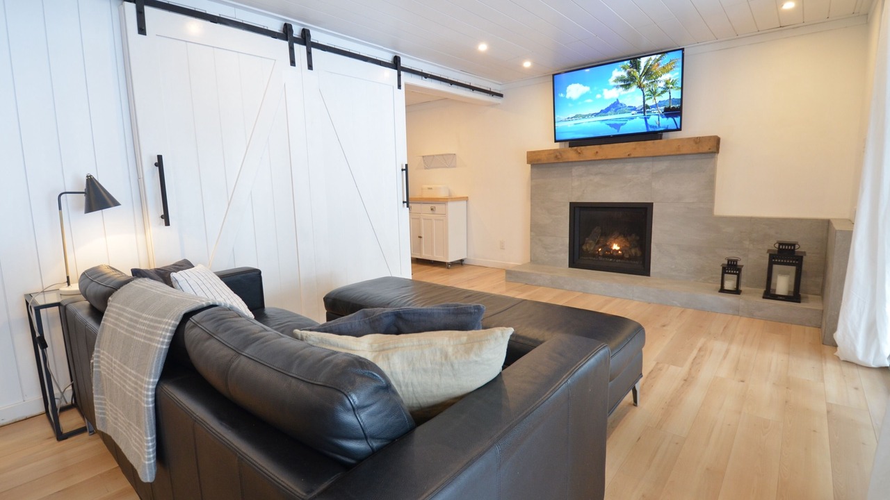 Photo of Livingroom in Lake of Bays