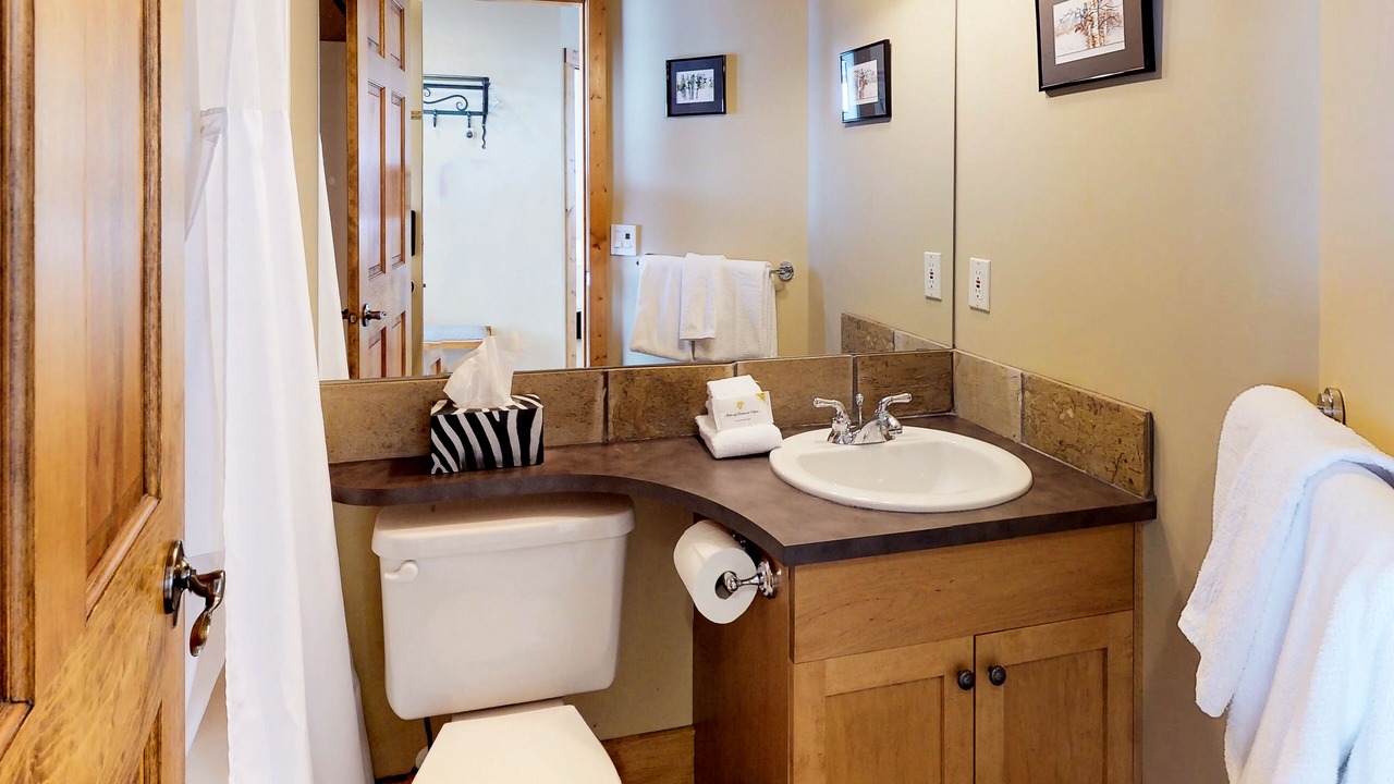 Photo of Bathroom in Snow Pine Estates