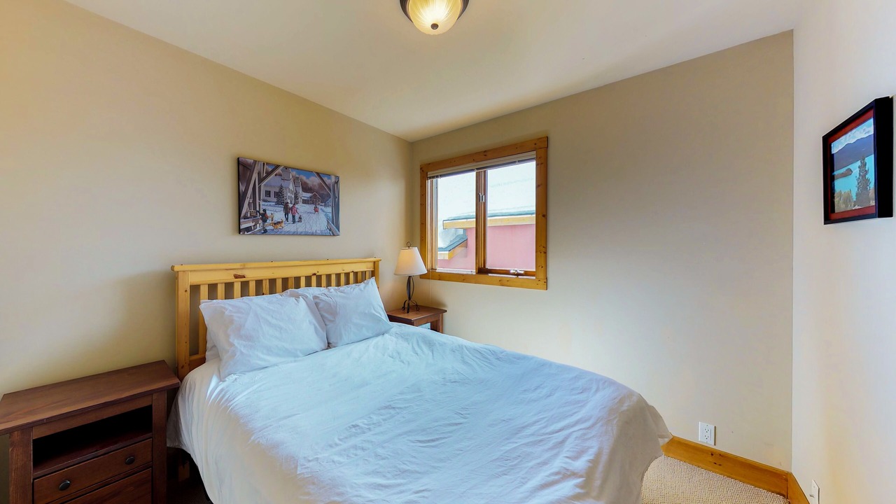 Photo of Bedroom in Snow Pine Estates