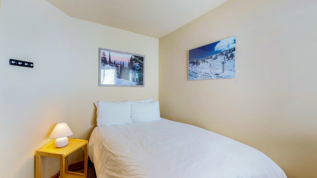 Photo of Bedroom in Snow Pine Estates