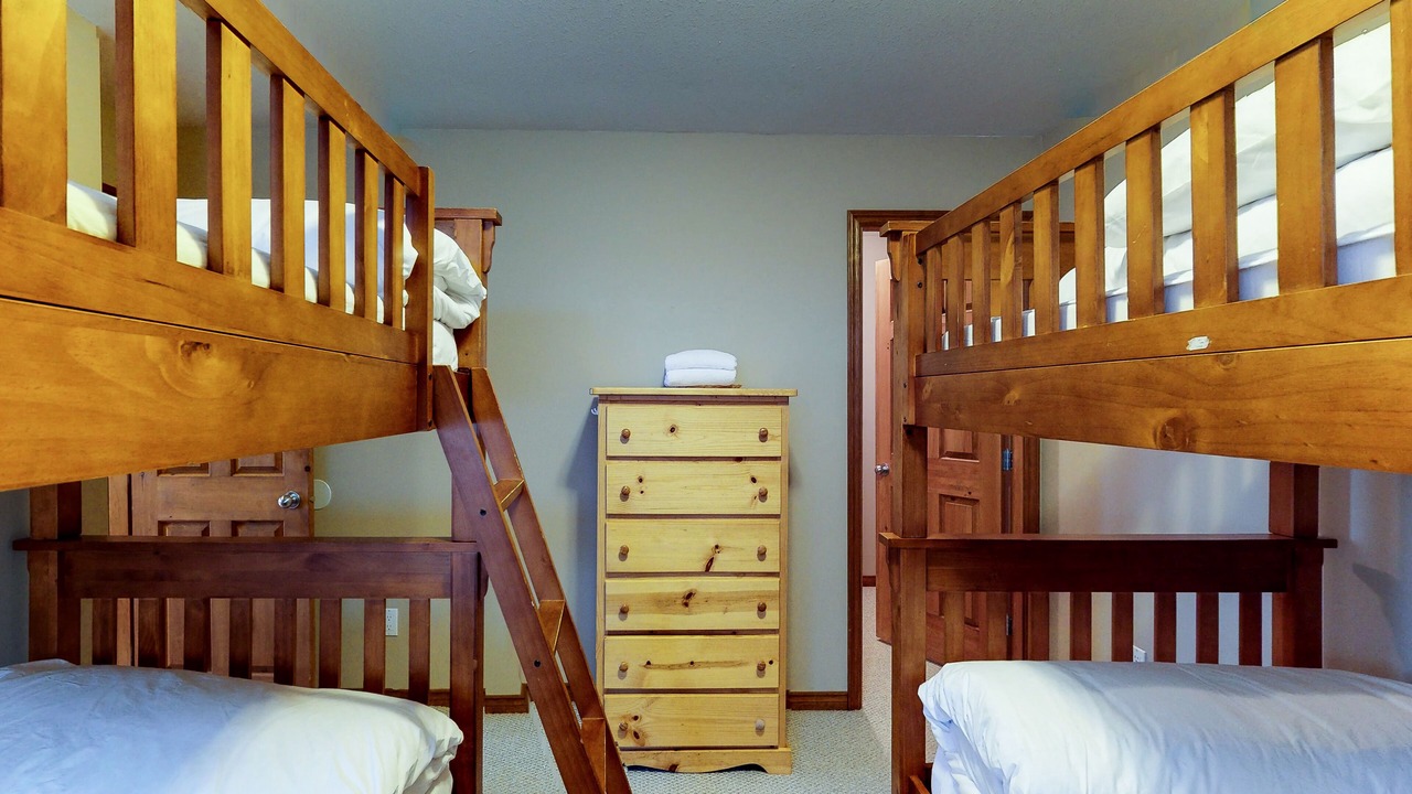 Photo of Bedroom in Snow Pine Estates
