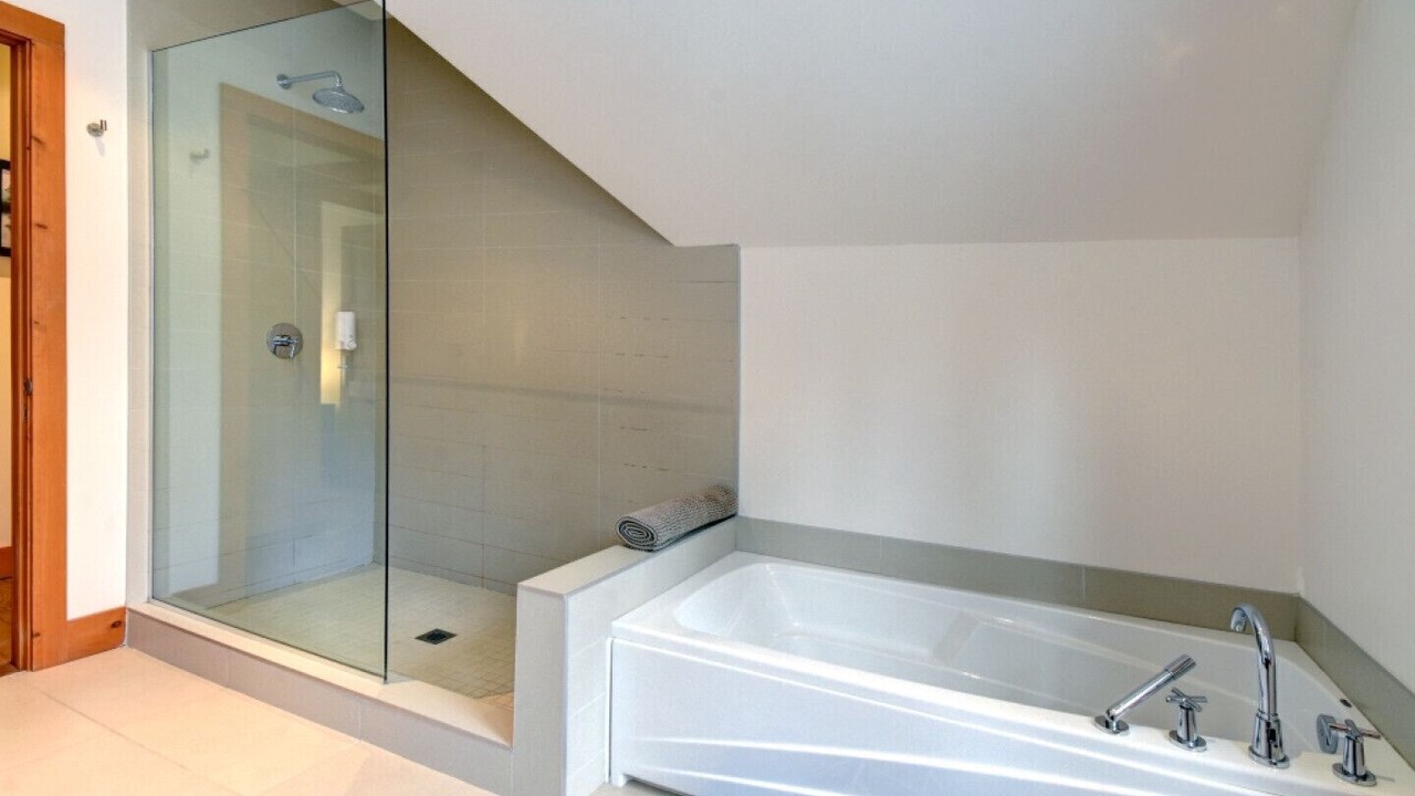 Photo of Bathroom in Lac Superieur Village