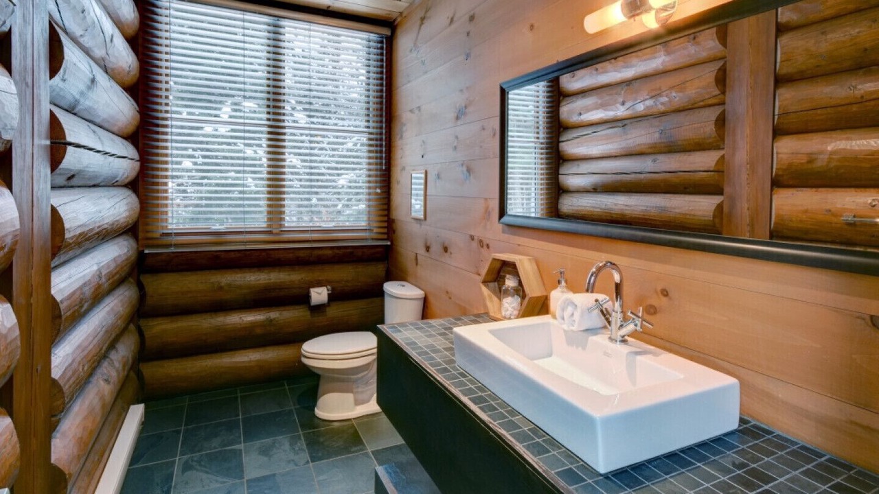Photo of Bathroom in Lac Superieur Village