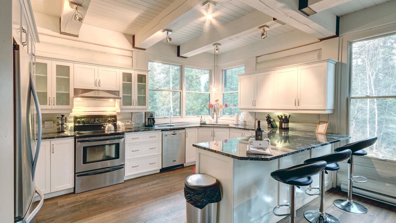 Photo of Kitchen in Lac Superieur Village