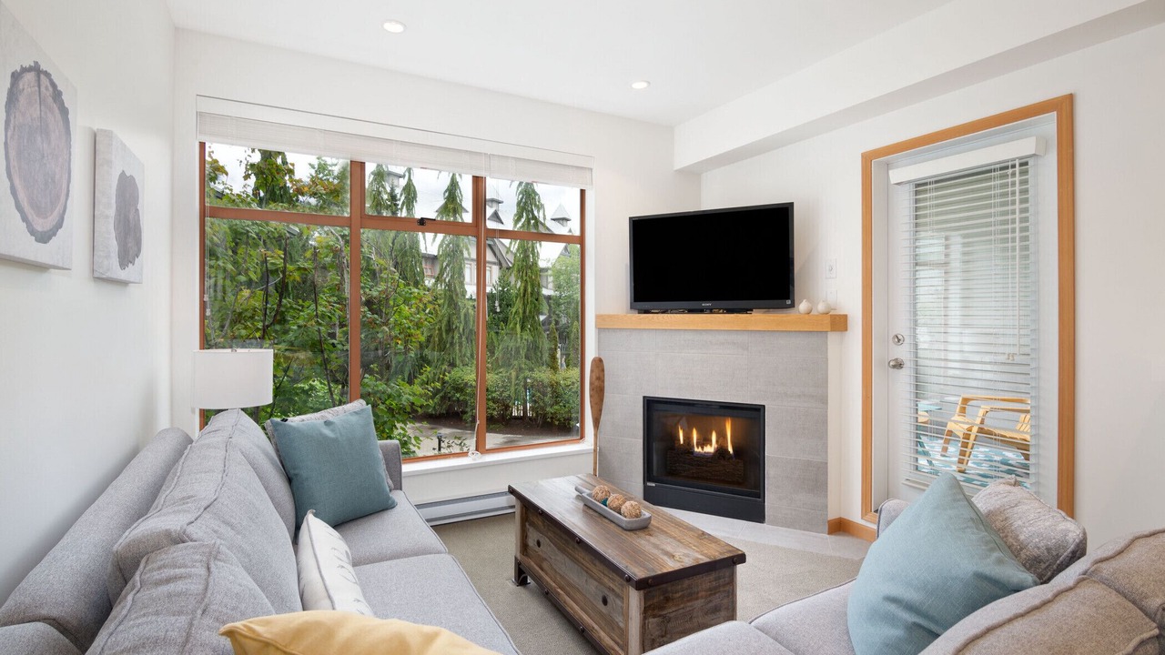 Photo of Livingroom in Whistler Cay Heights